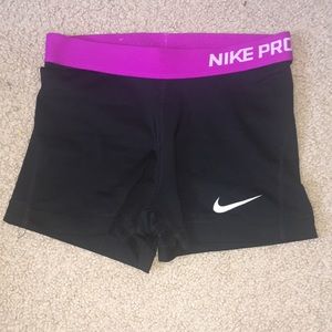 Nike Pro dri fit 🎉2/$15🎉